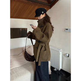 元派bluepops2025冬季新款牛角扣羊毛外套廓型立领束腰呢大衣M006