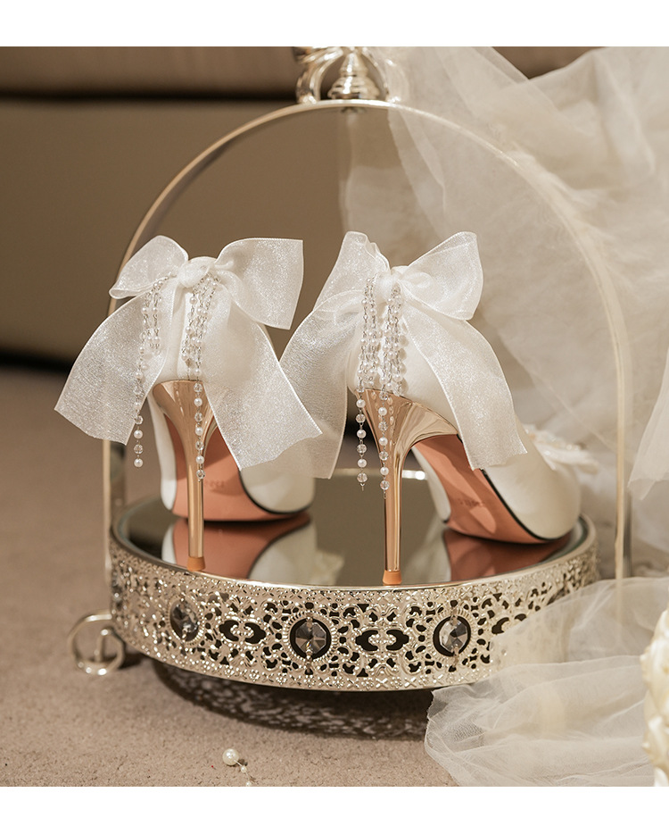 2024 Novi svileni čevlji z pentljo Water Diamond Beli čevlji z visoko peto za ženske poročne bankete in čevlji za družice_voghion.com