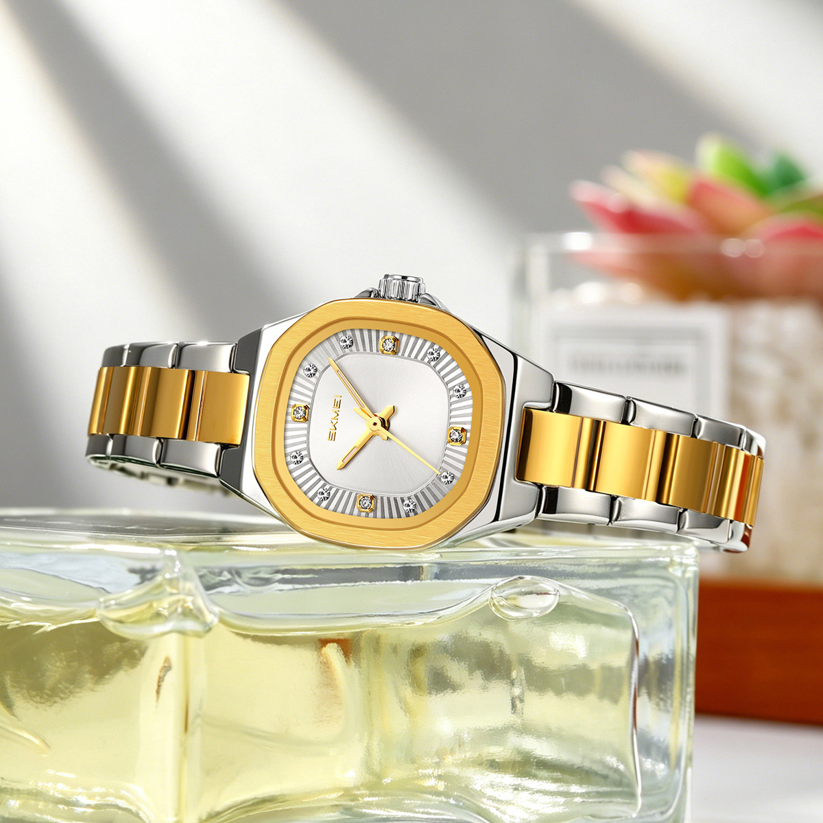 Momento de acero ligero de lujo para mujeres relojes de cuarzo diamantes impermeables relojes de negocios comercio exterior al por mayor regalos fábrica personalizada