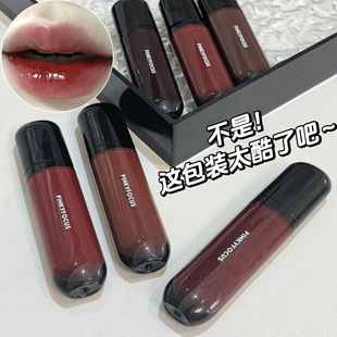 �ڻ�͸���R�洽��ˮ���̝������ˮ����մ���֊y�@�����ɫ����Ů