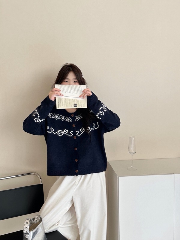 レトロな花柄刺繍ジャカードデザインニッチ長袖セーターカーディガンカラーブロックセーターシングルブレストジャケット女性用|undefined
