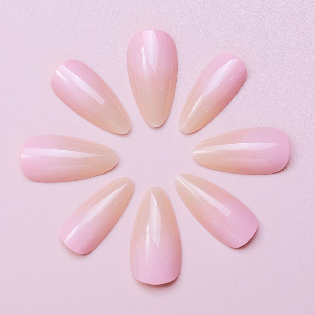 Uña falsa francesa transfronteriza para manicuras de uñas pura clásica al por mayor corta gradiente 24 piezas para usar uñas