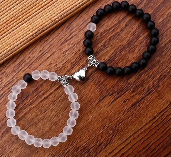 Brazalete de pareja de corazón nicho femenino diseño sensación de absorción de piedra de hierro tendencia brazalete conjunto de joyería transfronteriza