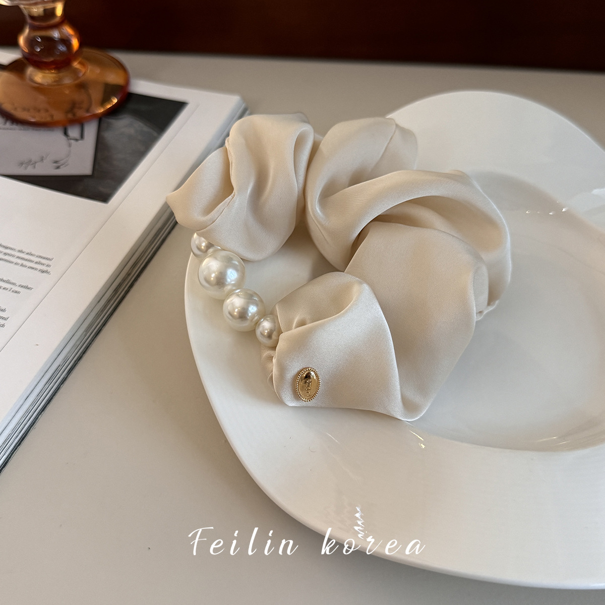 Cordón de cabeza de perla 2024 nuevo cabello de alta gama correa de cabello de mujer de alta calidad flores de cabello de satén intestino anillo de cabello adornamiento coreano