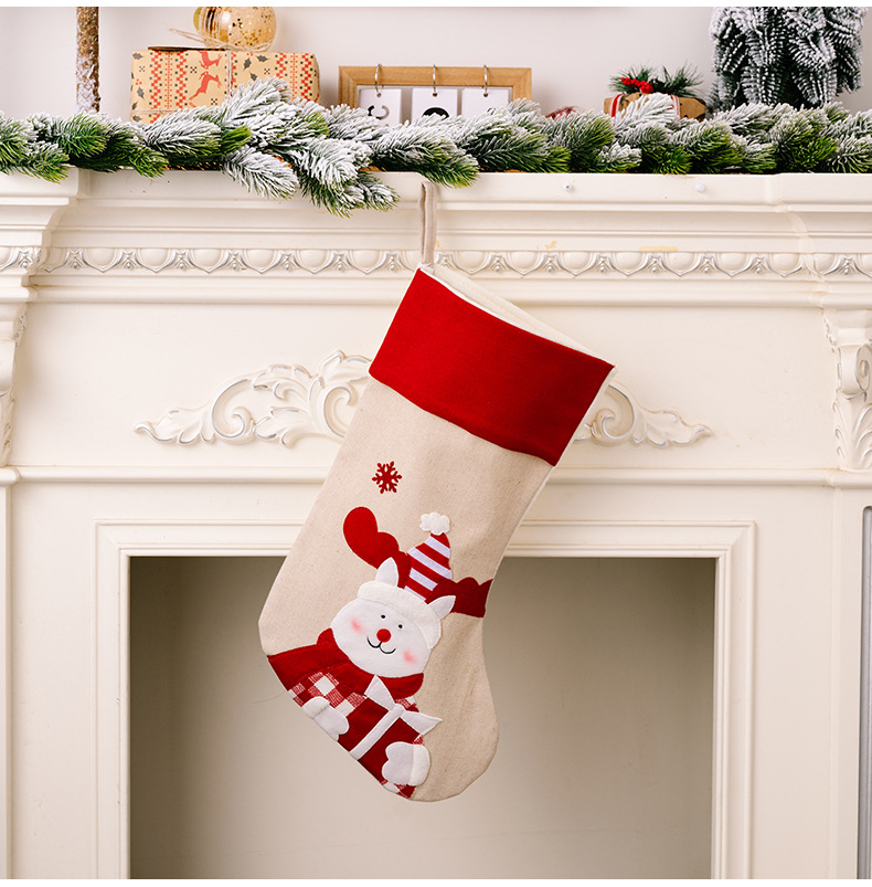 Hogar y jardín nuevas decoraciones navideñas calcetines navideños con estampado de dibujos animados de lino con borde rojo calcetines de regalo para niños colgante de árbol_voghion.com