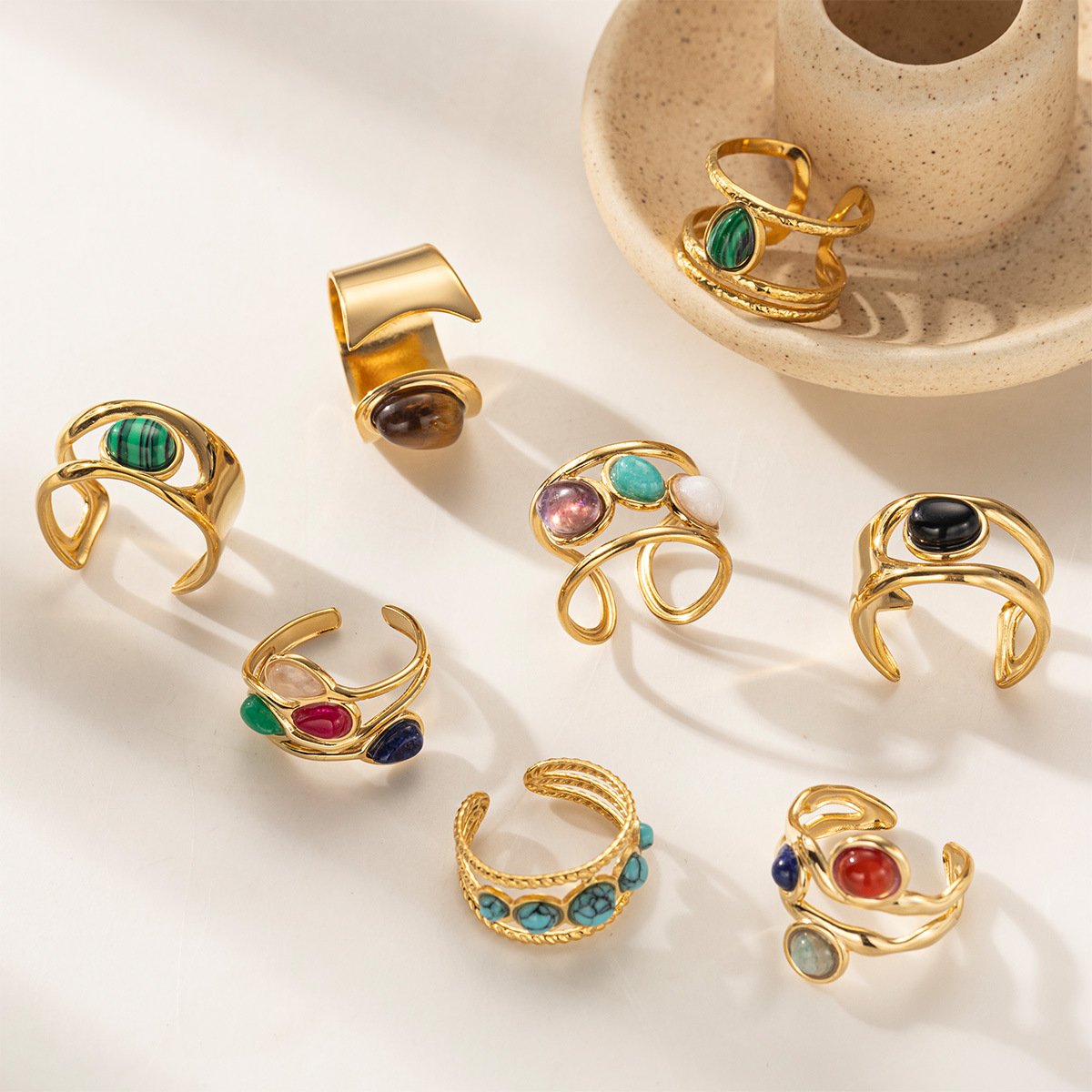 Anillo de acero inoxidable europeo y americano de Tena, lujo ligero, sentido de alta gama, anillo de piedra natural de color hueco de todo fósforo, joyería de nicho femenina