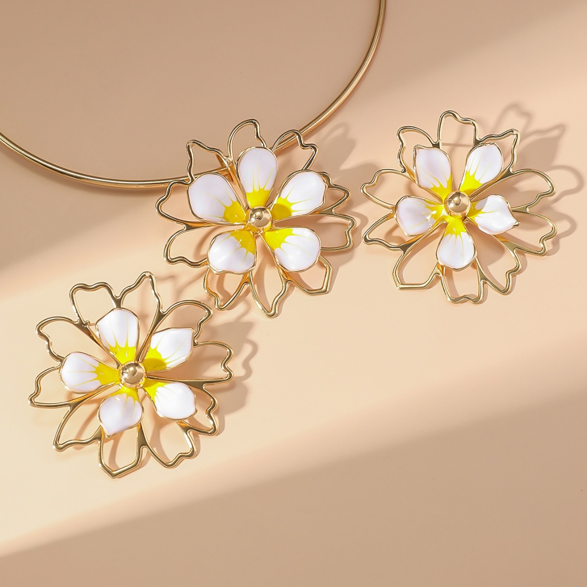 1 Set Quantity Retro Exaggerated Flower Alloy Women's Jewelry Set