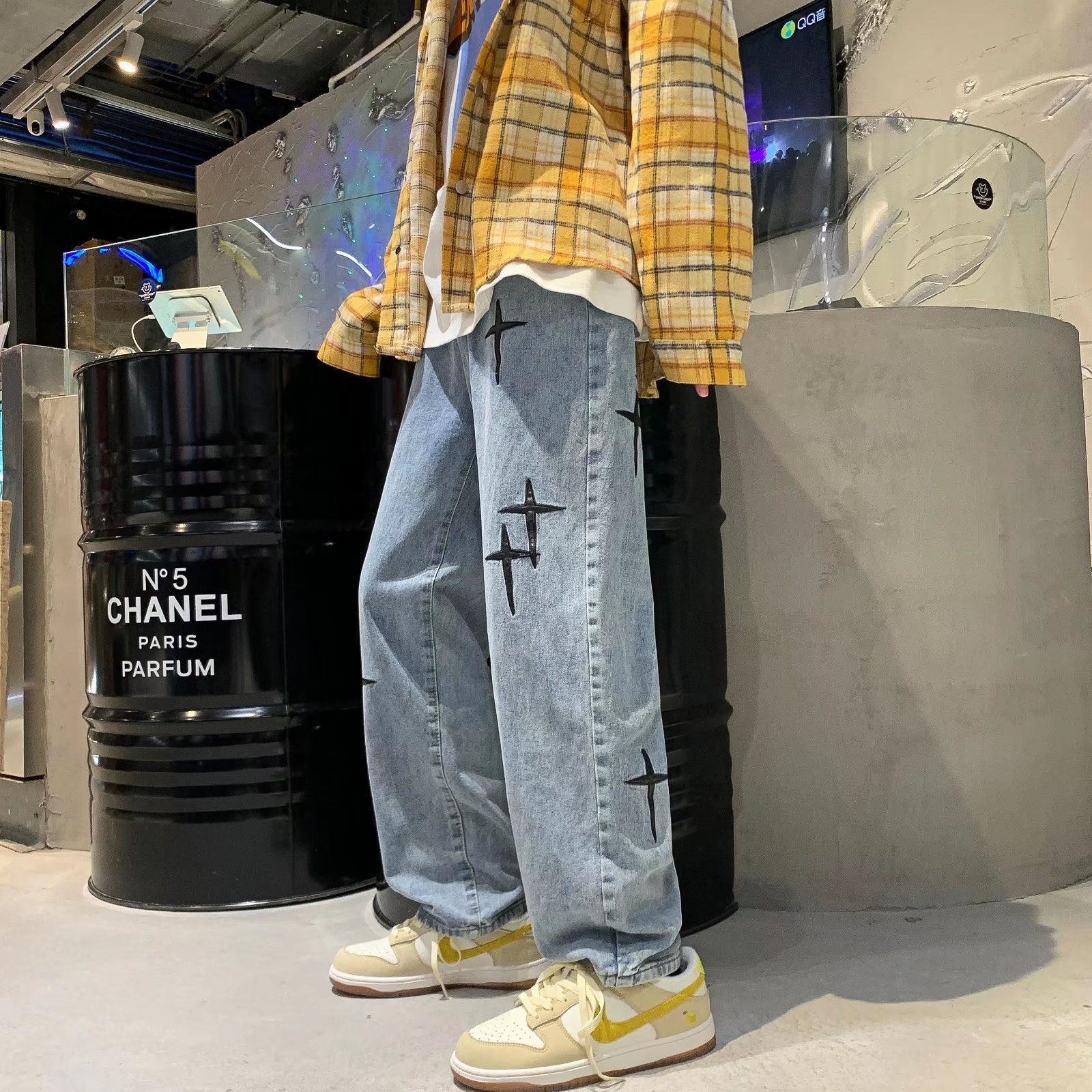 Pantalones vaqueros de los hombres de otoño nacional de moda de la Calle Cruz parche bordado suelto recto ancho vaca ins moda marca pantalones largos