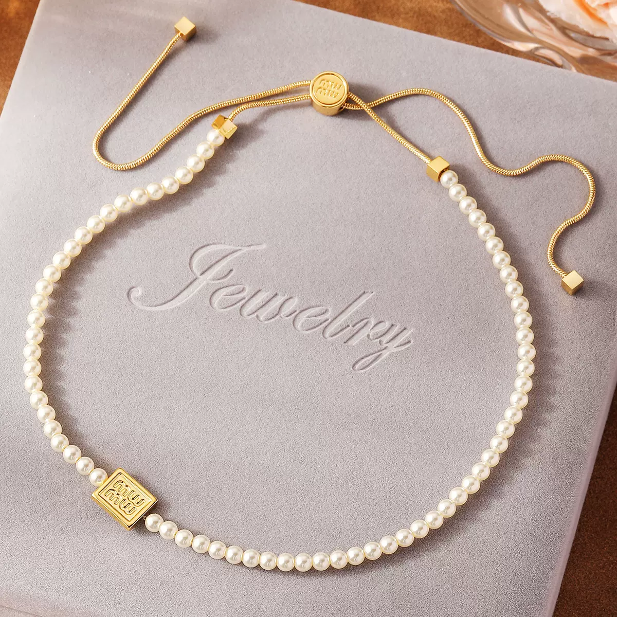 可抽拉珍珠项链春夏方牌吊坠时尚百搭轻奢锁骨链精致choker项链女