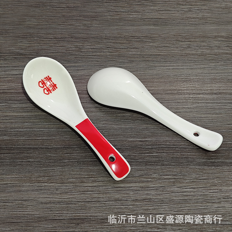 Pequeño al por mayor cuchara de cerámica roja cuchara de condimento para ancianos cuchara doble cuchara de boda mango rojo multi-estilo