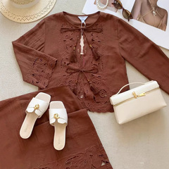 フランス式の大衆Fa家25夏の新商品のレトロな刺繍の透かし彫りの亜麻のひものフリンジの上着の高い腰の半身のスカート