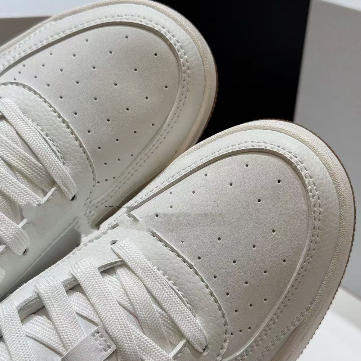 ——0911-2 Couple's 4cm Platform Sneakers, 2026 Autumn/Winter New Collection, Round Toe, Comfortable, Lightweight, and Versatile