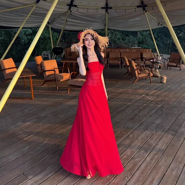 Hong Kong-Style Retro Stunning Red Design Strapless Hollow-Out Flowing Vacation Long Dress Christmas Annual Party Gown Hong Kong-Style Retro Stunning Red Design Strapless Hollow-Out Flowing Vacation Long Dress Christmas Annual Party Gown