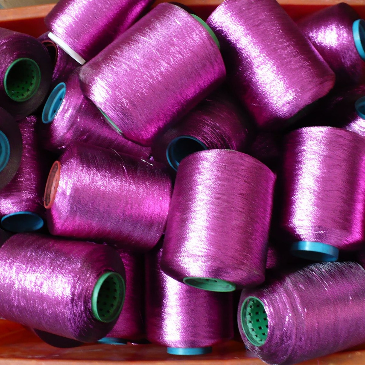 金葱包芯纱大红葱细线草绿葱缠绕人造棉纱天蓝金葱包覆涤纶线纱