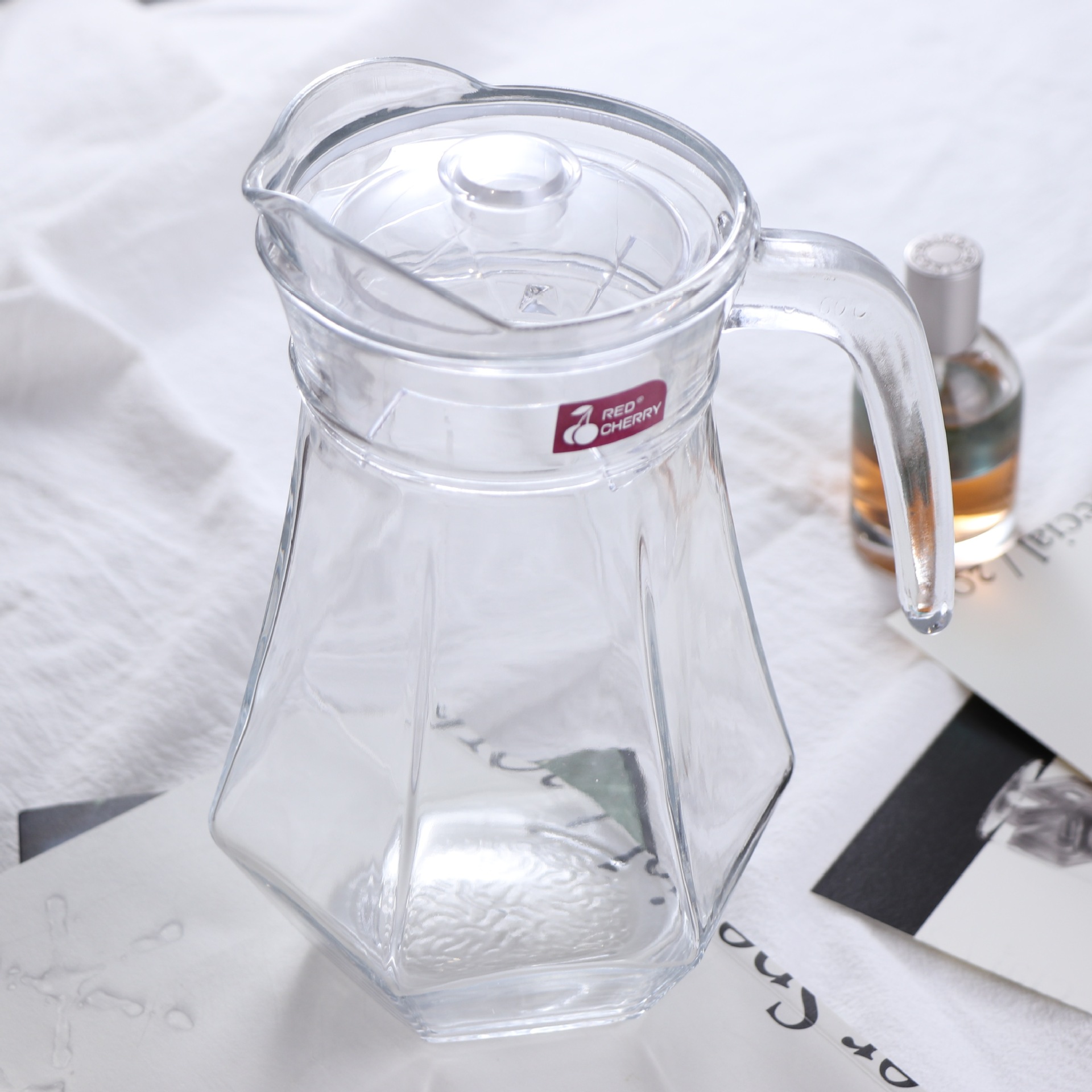 Fabricantes de agua gruesa de gran capacidad de boca de pato hexagonal hervidor de agua fría portátil conveniente hervidor de agua fría set regalo burbuja fría