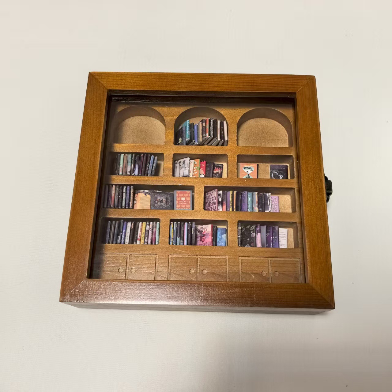 跨境新款实木抗焦虑微缩小摆件200本包边迷你书美式新款木盒书架