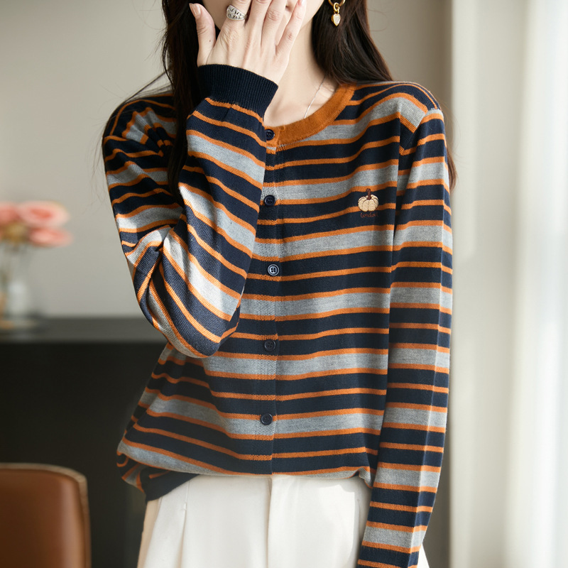 New French-style striped fine-knit wool cardigan, a chic and relaxed sweater for women, perfect as a base layer New French-style striped fine-knit wool cardigan, a chic and relaxed sweater for women, perfect as a base layer