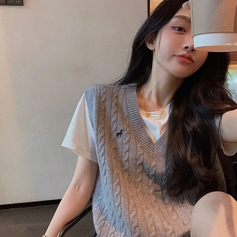 College Style Vintage Sweater Vest Women's Autumn and Winter Loose Twist Knitted Vest Stacked Sleeveless Waistcoat Top College Style Vintage Sweater Vest Women's Autumn and Winter Loose Twist Knitted Vest Stacked Sleeveless Waistcoat Top