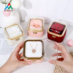 小熊自动圆形旋转玫瑰花礼盒 情人节戒指项链吊坠 饰品珠宝首饰盒