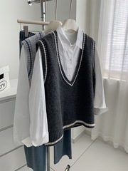 韩系减龄学院风V领羊毛针织马甲女松弛感25秋冬保暖叠穿毛衣背心