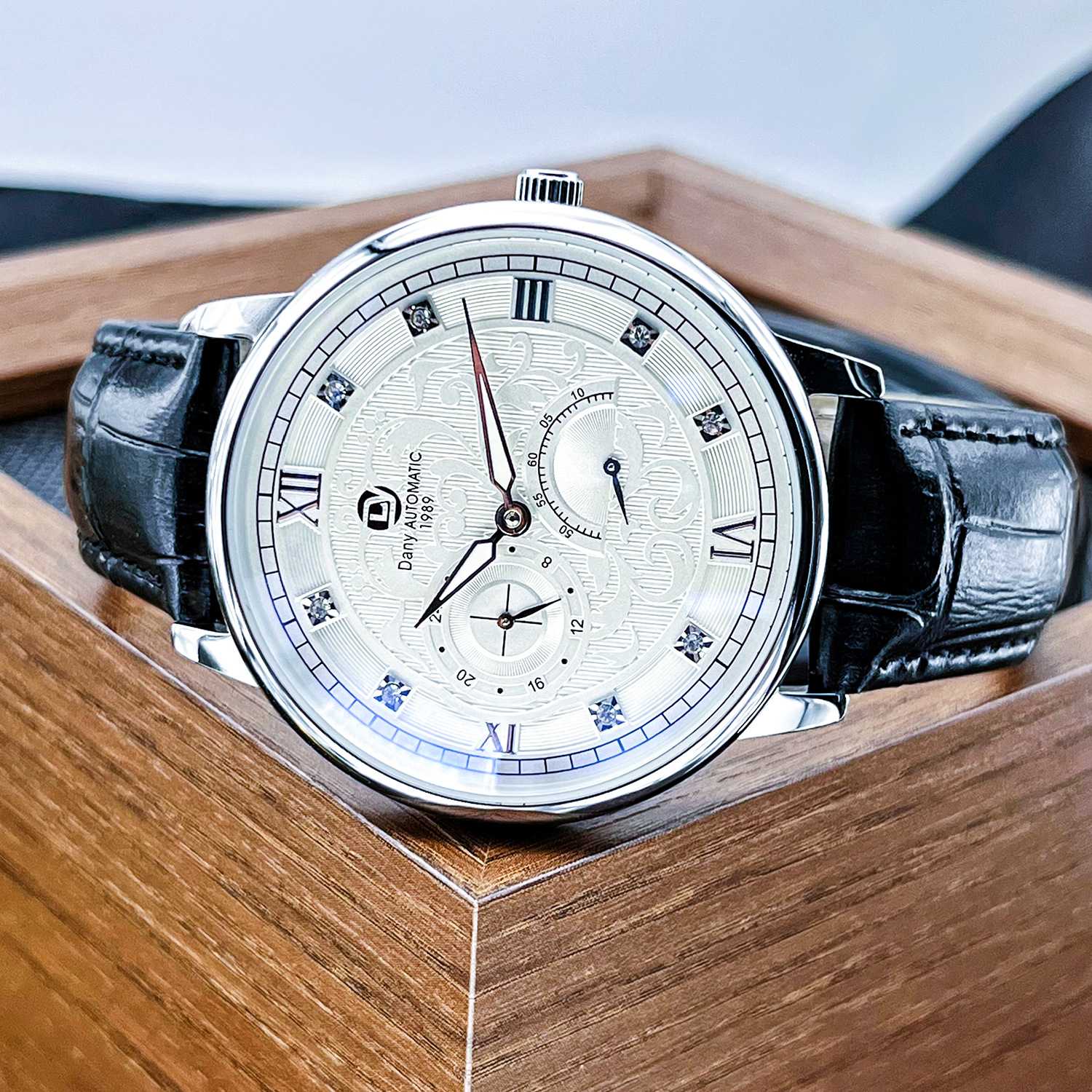 Relief Point Drill Fully Automatic Mechanical Simple White Versatile Men's Watch 24-Hour Small Second Dial 4 Hands_voghion.com
