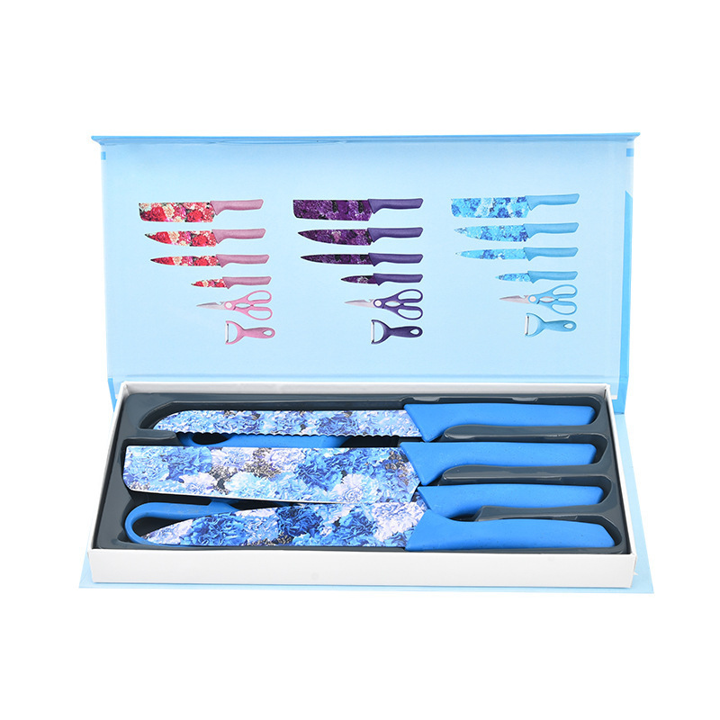 Cuchillo de paja de impresión de acero inoxidable conjunto de seis piezas de fábrica en stock cuchillo de cocina al por mayor tijeras color cuchillo en caja traje