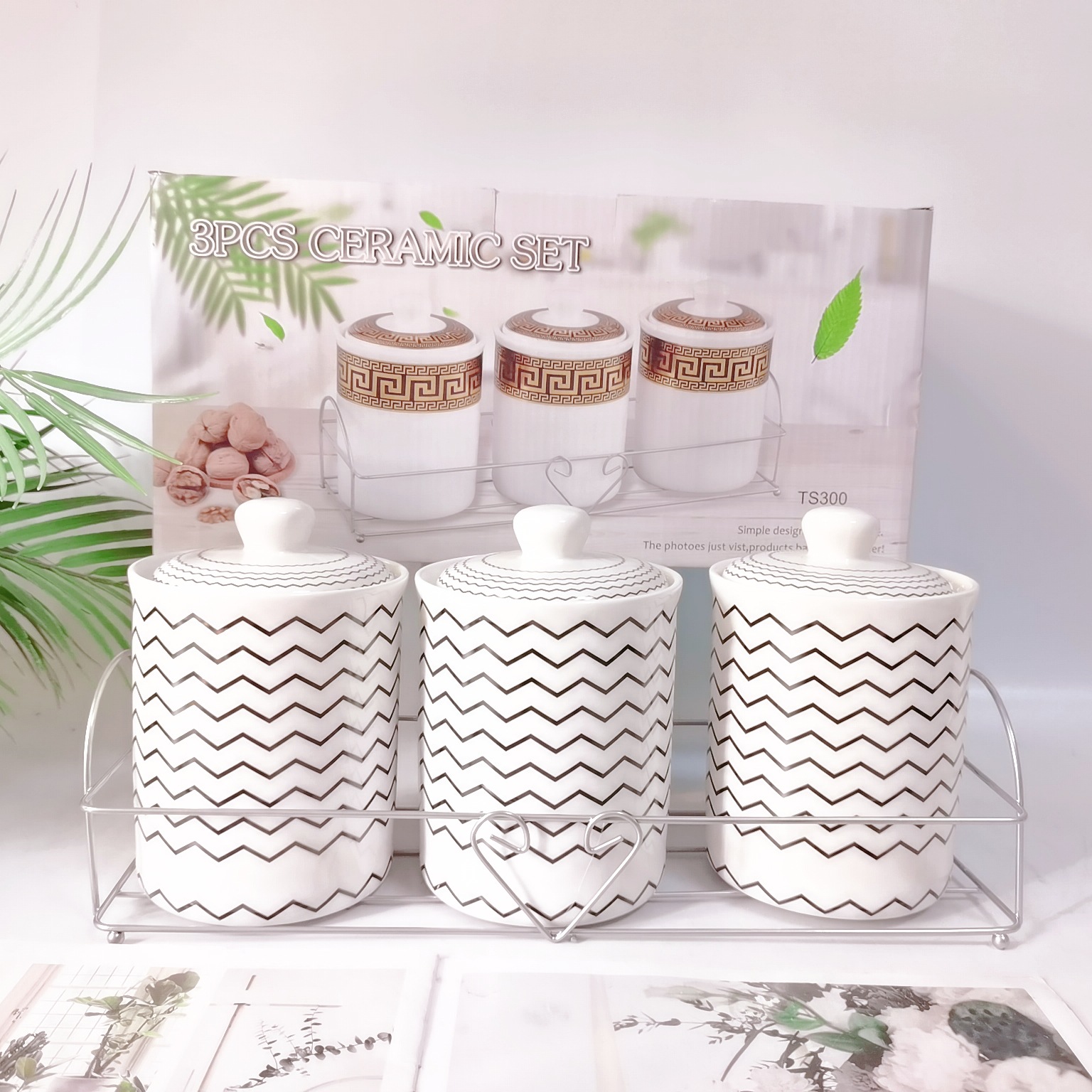 Simple nuevo tarro de condimento de cerámica estante de hierro de tres piezas de almacenamiento tarro de cocina de almacenamiento sellado tarro condimento tarro de caramelo