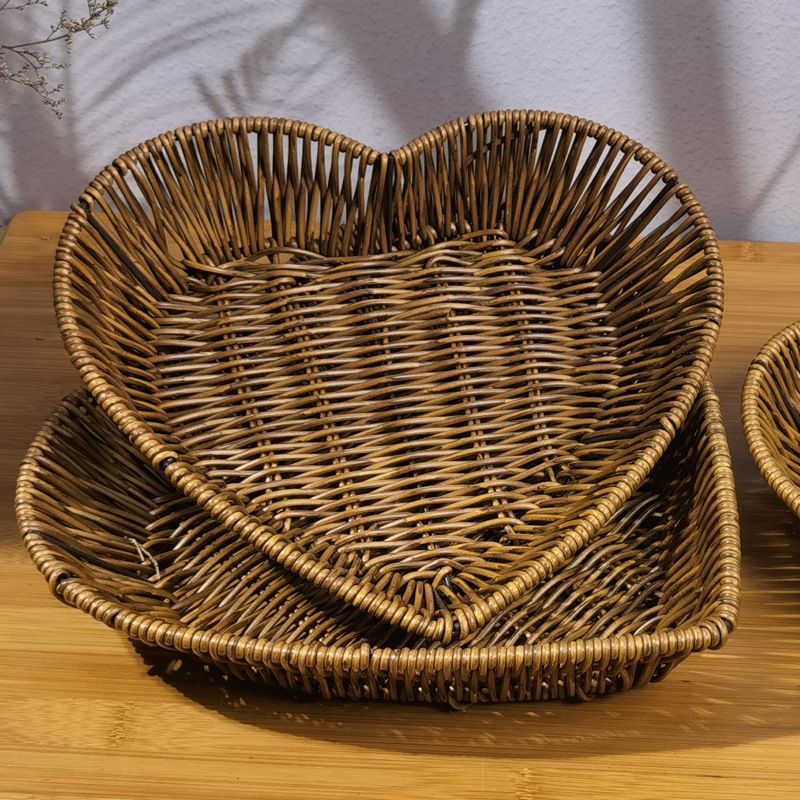 Love-hearted snack basket, iron storage basket, display basket, snack basket, storage basket, fruit basket, rattan basket, creative snack plate