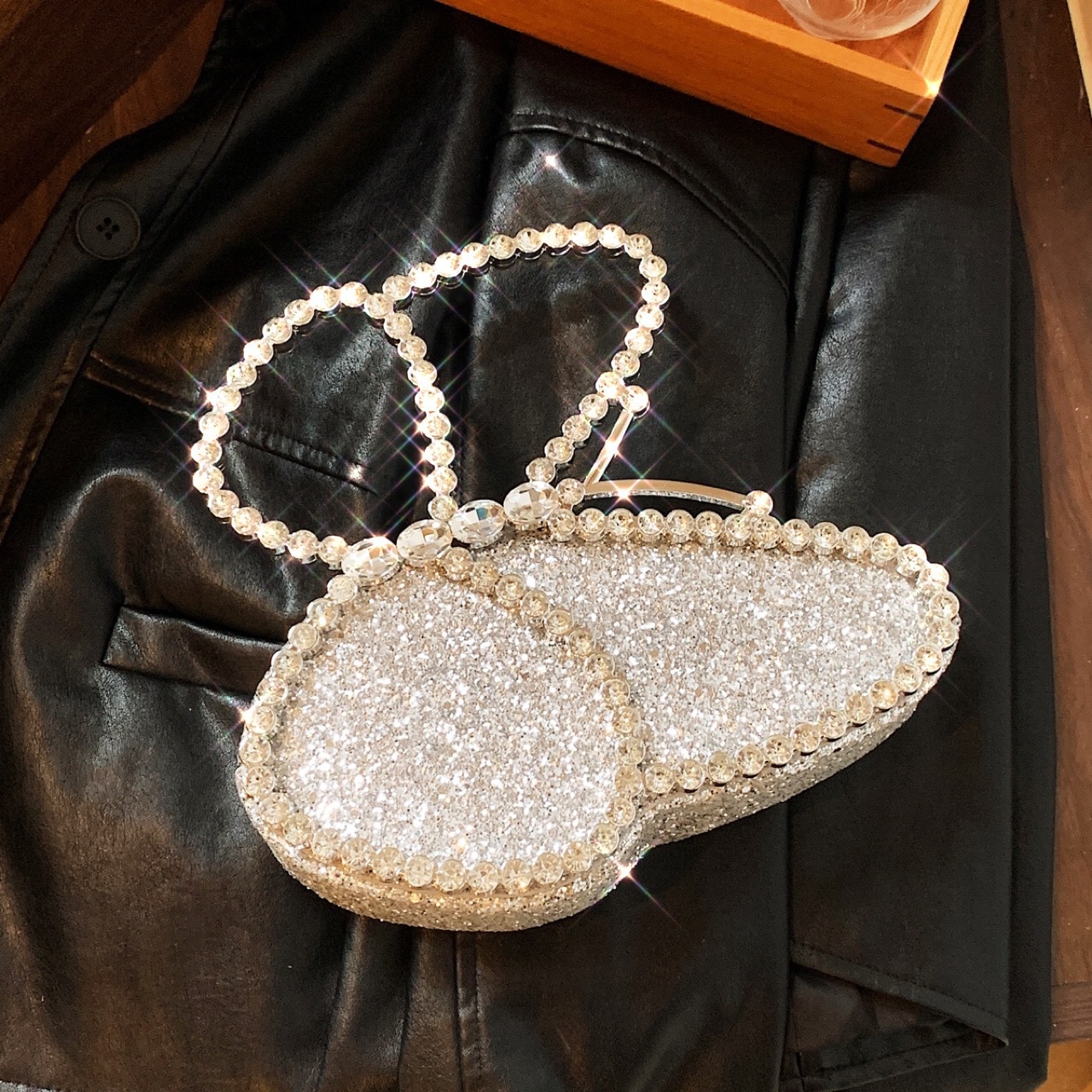 Pochette da sera a farfalla con cristalli borsa elegante donna_voghion.com