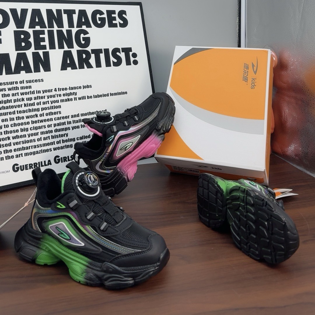 德尔惠品牌童鞋新款儿童运动鞋老爹鞋男孩女鞋二棉鞋纽扣鞋批发