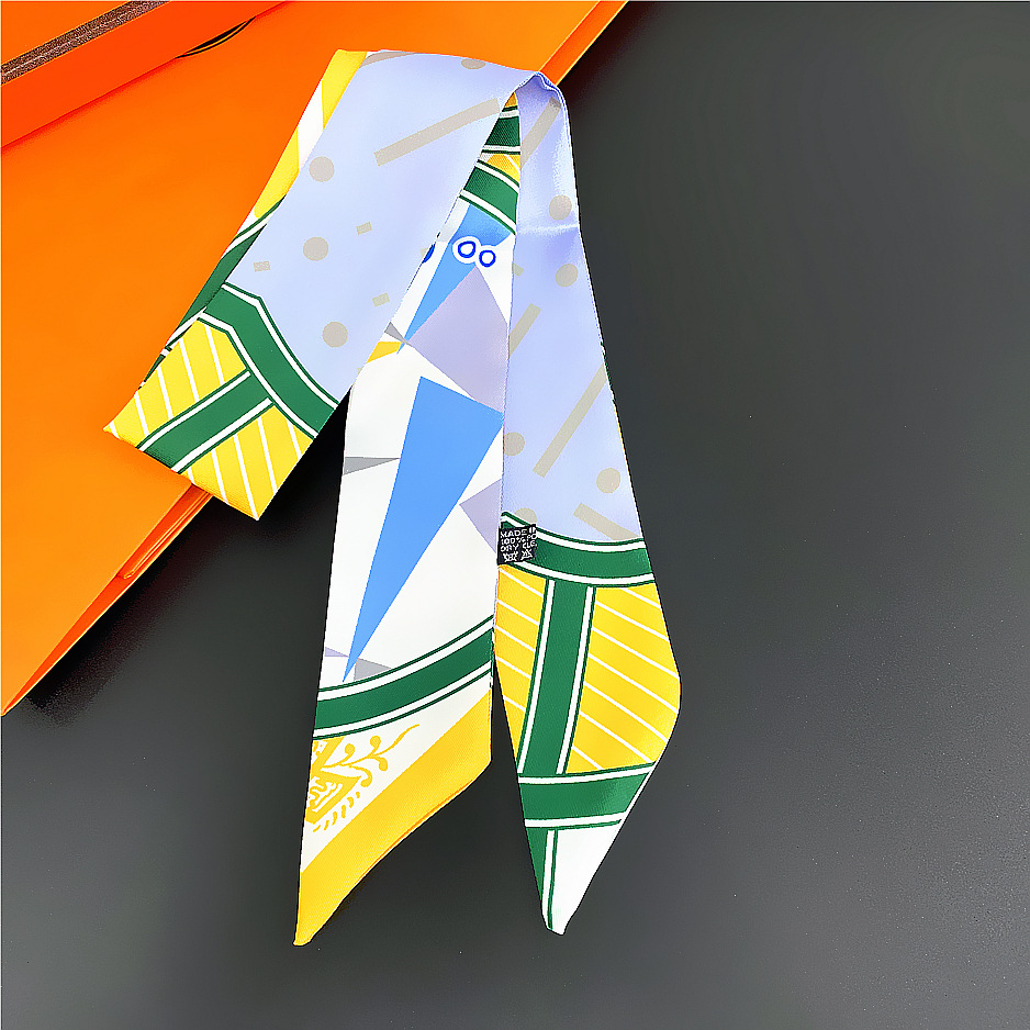 Women's Elegant Geometric Satin Printing Silk Scarves display picture 2