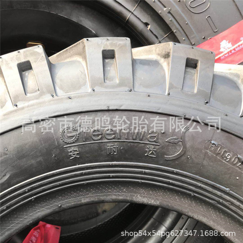 Neumático agrícola del tractor que camina 600-12-14-16 650/750-16 neumático de la espiga