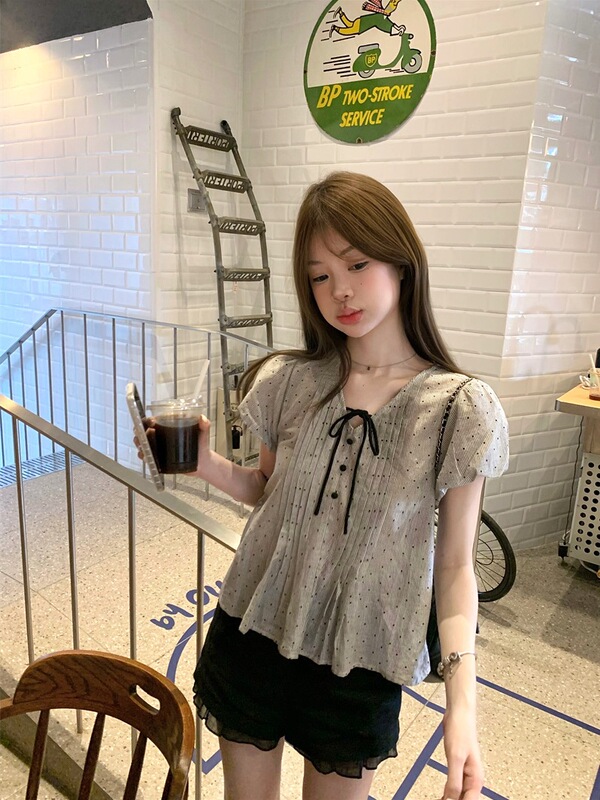 Wholesale Supply of New Summer Korean-Style Sweet Bow-Tie V-Neck Polka Dot Puff Short-Sleeve Shirts for Women Wholesale Supply of New Summer Korean-Style Sweet Bow-Tie V-Neck Polka Dot Puff Short-Sleeve Shirts for Women