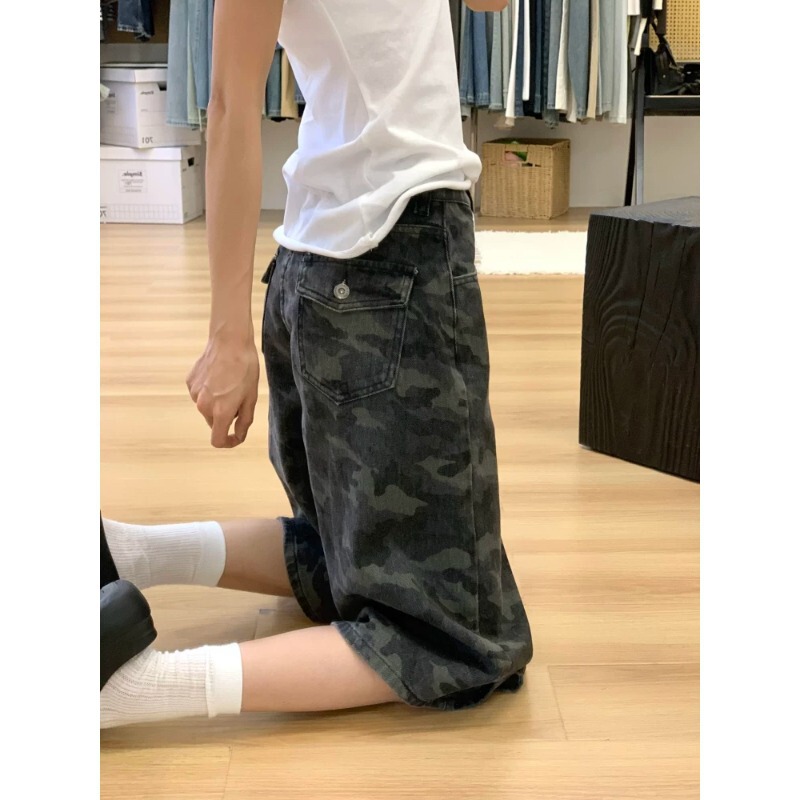 American Retro Camouflage Workwear Denim Shorts for Women, New Summer Style, High-Waisted, Loose Fit, Slimming, Drapey, Versatile, Cropped Pants