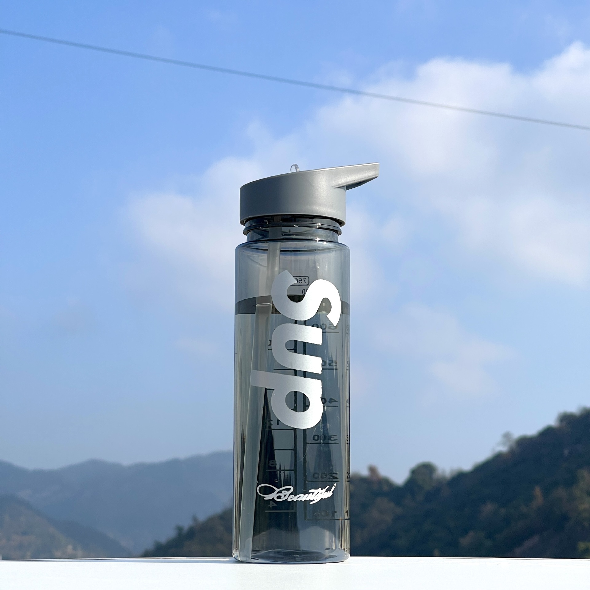 Taza de paja Kapi Barakatong con cierre Taza de mano Taza de plástico para deportes y fitness Taza de agua espacial para hombres y mujeres