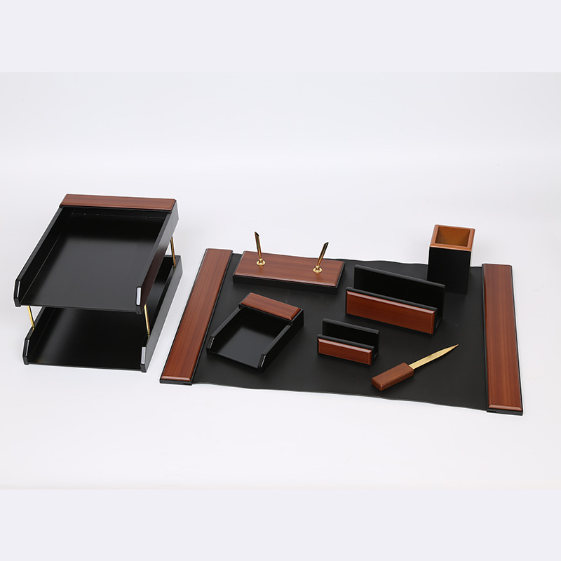 Carefully Selected Classical-Style Desktop Decorations for Office Desks, Practical Desktop Ornaments, Gift-Giving Items, with a Pen Holder, Can Hold a Desk Calendar