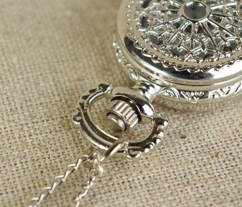 Small Silver Spider Web Quartz Watch, Openwork Flip Cover Pocket Watch Necklace Pendant Watch Pocket Watch