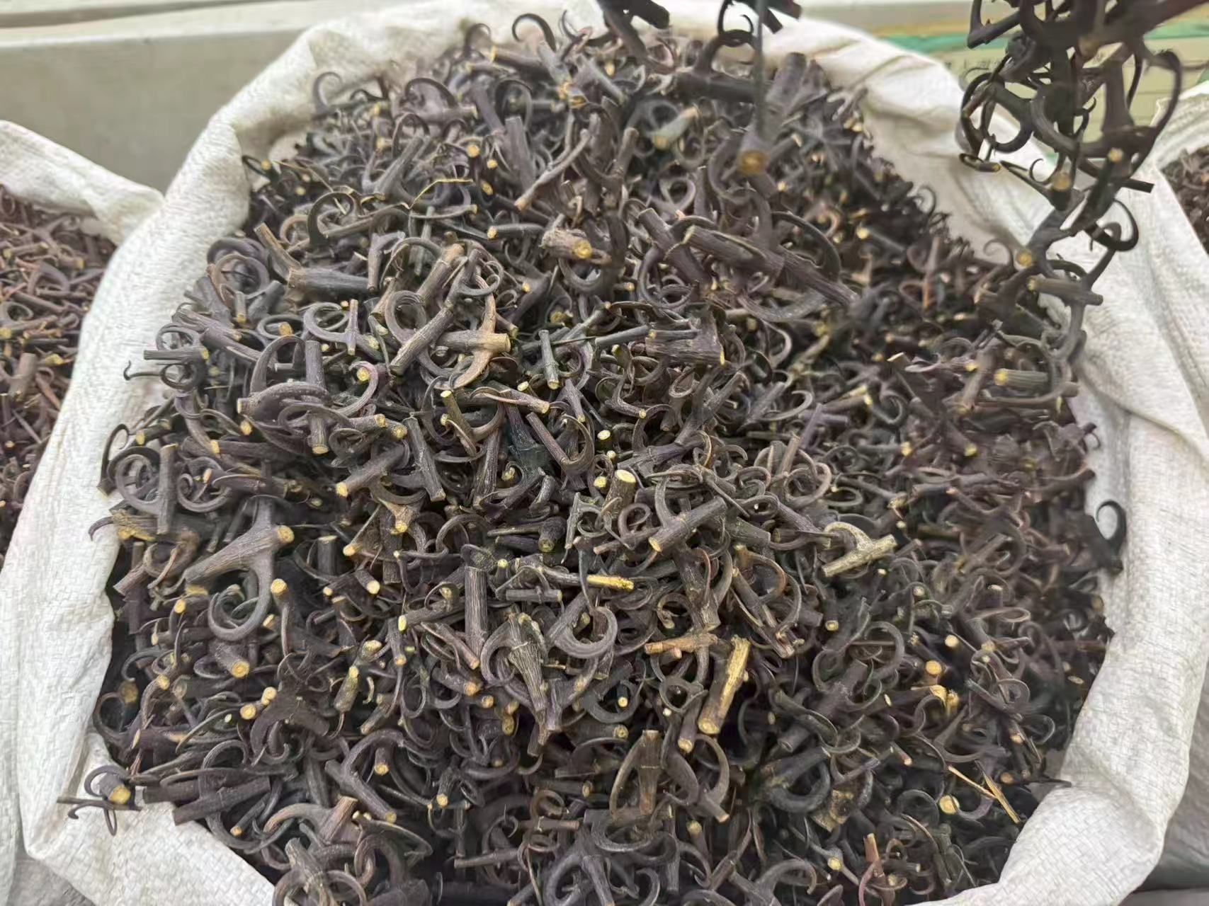 Gou Teng Uncaria Stem with Hooks 1000g Dried Chinese Herb for Decoction preparation