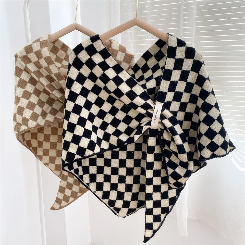 Big Triangle Autumn And Winter Knitted Shawl Thickened Scarf display picture 5