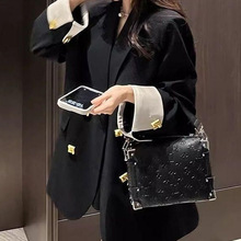 �����a���|�¿�ͨ��ɫ���������e�������b�����紺С������