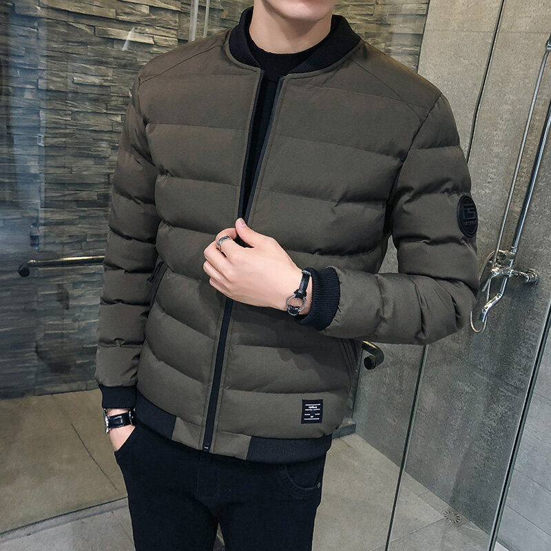 Chaqueta de invierno de algodón para hombre, nueva chaqueta casual corta de moda, chaqueta cálida y gruesa con cuello de béisbol para hombre.