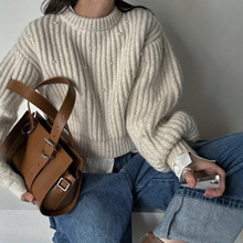 韩国ins秋冬韩系时尚感订珠圆领灯笼袖针织衫女套头短款坑条毛衣