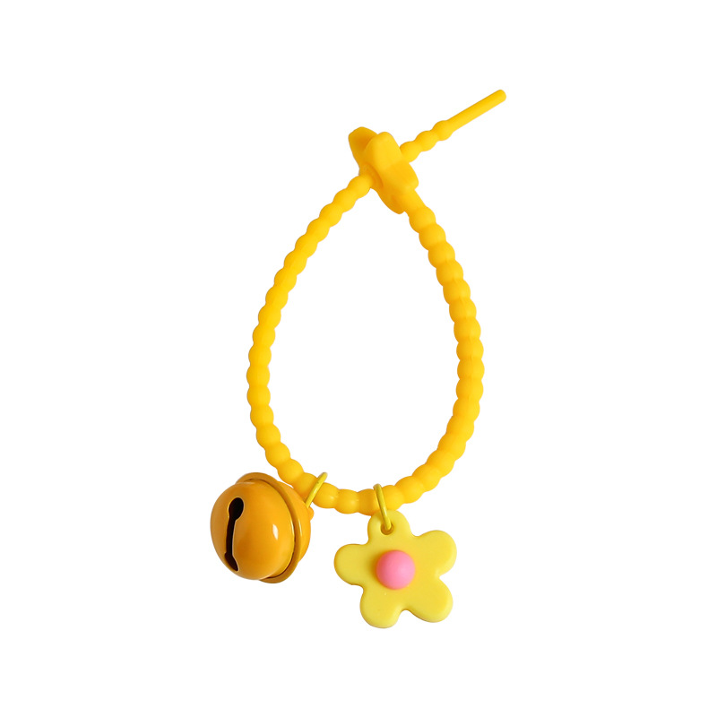 Creative Five-pointed Star Keychain With Flower And Bell Charm_voghion.com