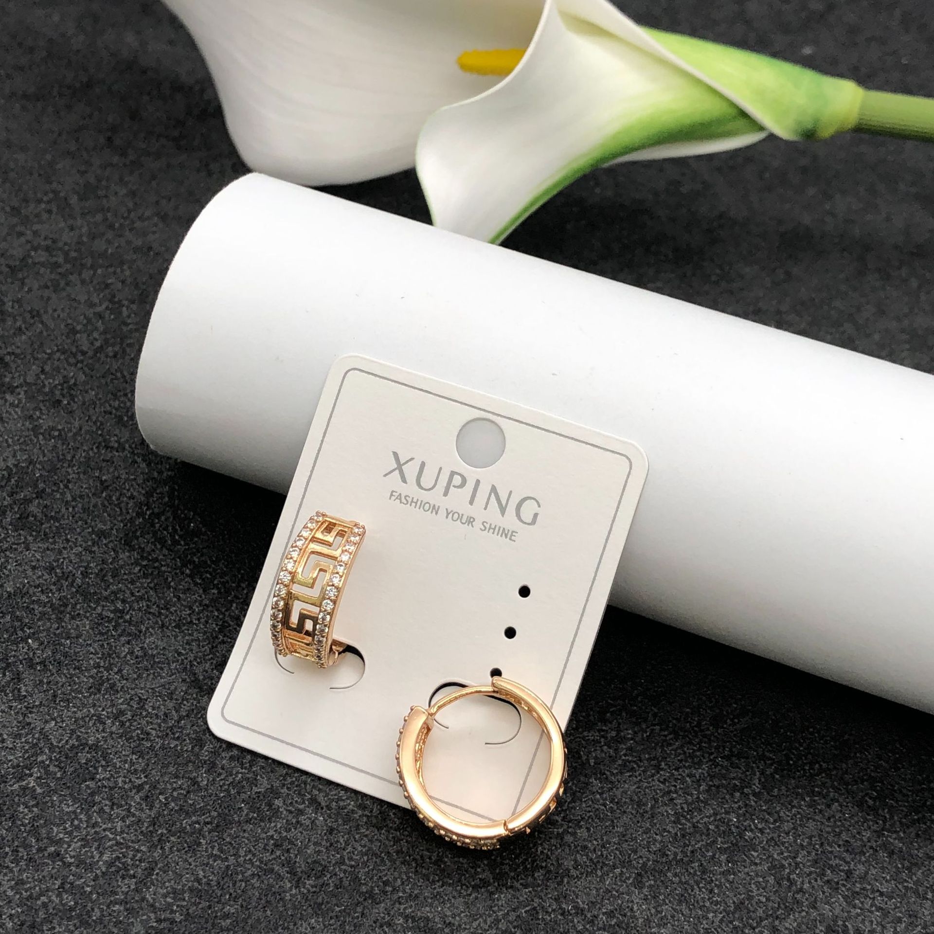 Pendientes de Aro con Zirconia de Aleación de Cobre Bañado en Oro de 18K