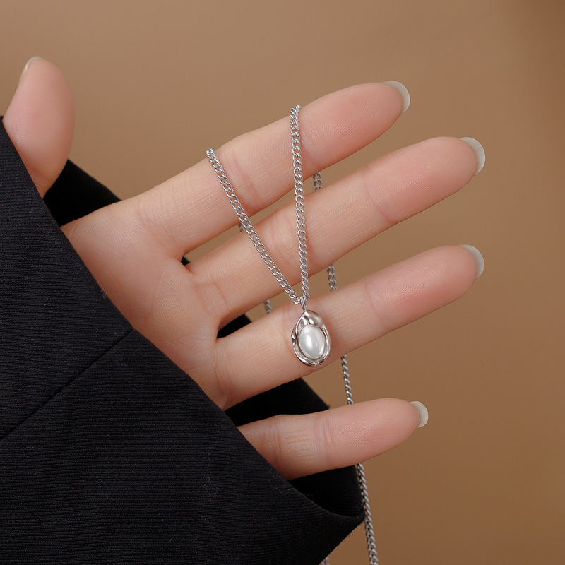 Estilo francés plata esterlina S925 collar perla de las mujeres collar irregular moda nicho diseño luz lujo clavícula cadena al por mayor