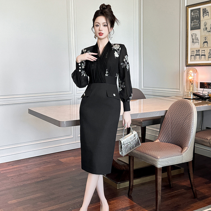 French-style mesh V-neck embroidered dress with long sleeves, waist-cinching, bodycon, elegant long gown 51135 French-style mesh V-neck embroidered dress with long sleeves, waist-cinching, bodycon, elegant long gown 51135