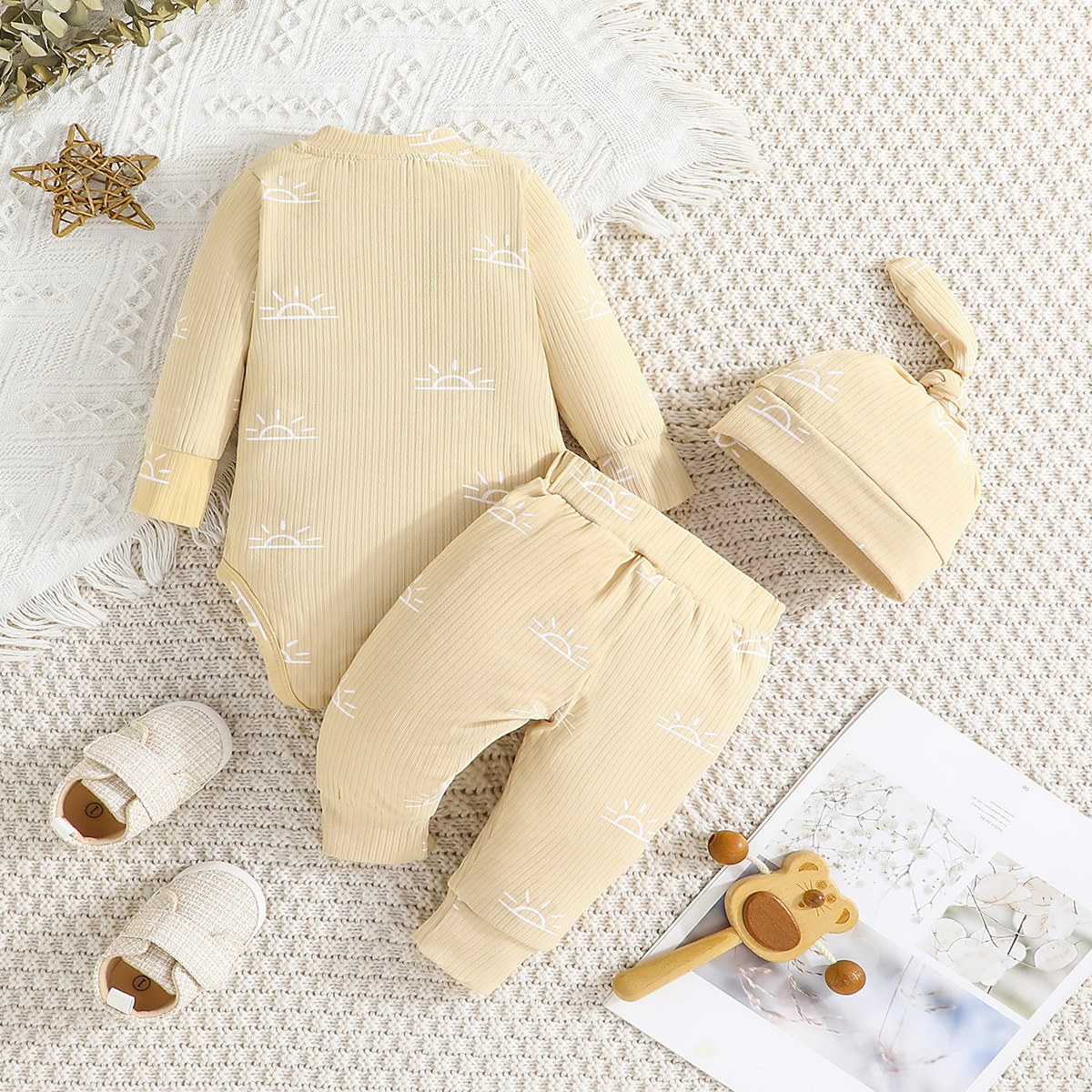 Keng Tiao Clothes Triangle Ha Yi Set Casual Baby Tuta carina con cappello set da 3 pezzi_voghion.com