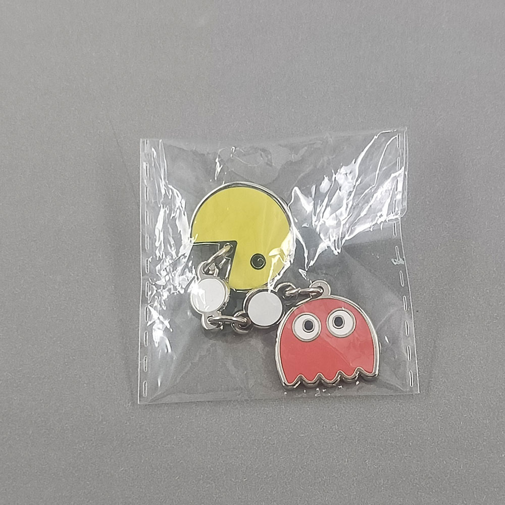 Pac-Man game metal brooch, Pac-Man and Red Ghost enamel badge, cute cartoon pendant pin