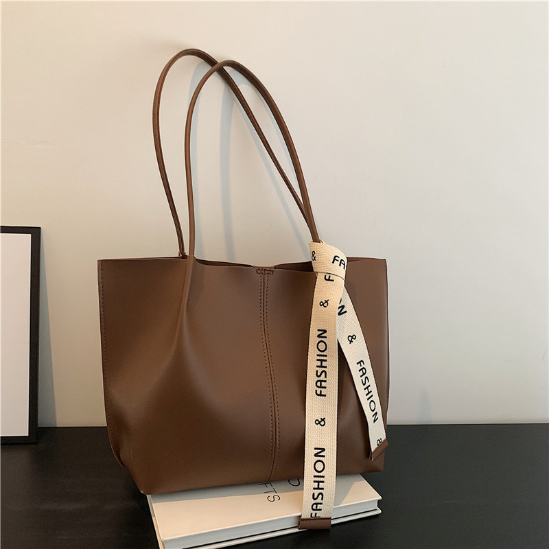Large capacity bag for women autumn and winter 2024 new all-match niche high sense work commuter shoulder tote bag big bag Large capacity bag for women autumn and winter 2024 new all-match niche high sense work commuter shoulder tote bag big bag