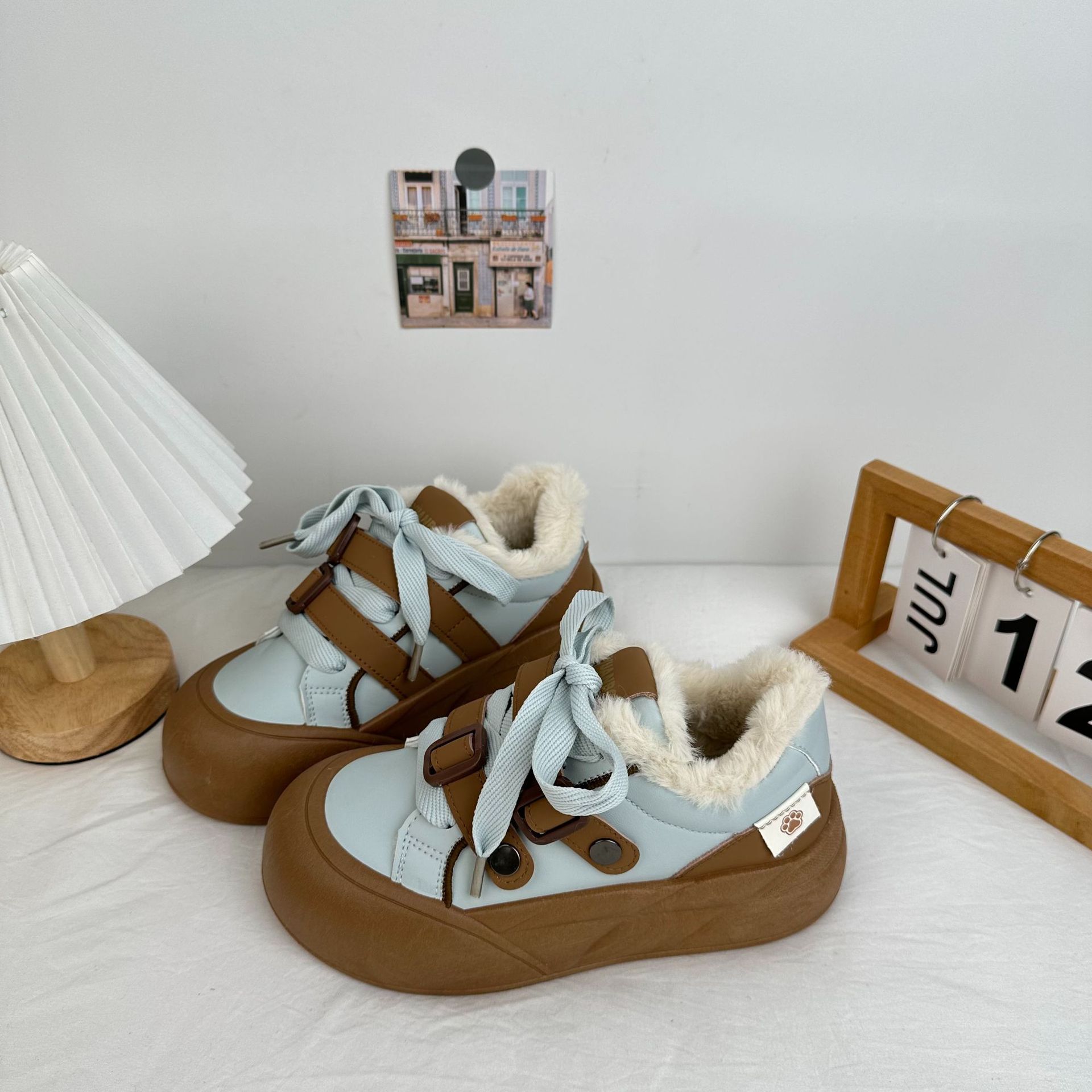 Zapatillas de plataforma de onda lejana más zapatos blancos de estilo de nicho de todo fósforo estudiante de terciopelo 2024 invierno nuevos zapatos de mujer cálidos image 3